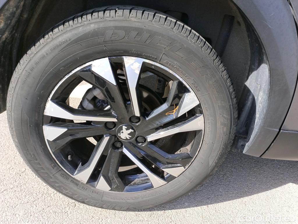  Peugeot  2008 PEUGEOT  / 2019 / 5P / todoterreno Allure BlueHDI 100 S&S BVM6 #3