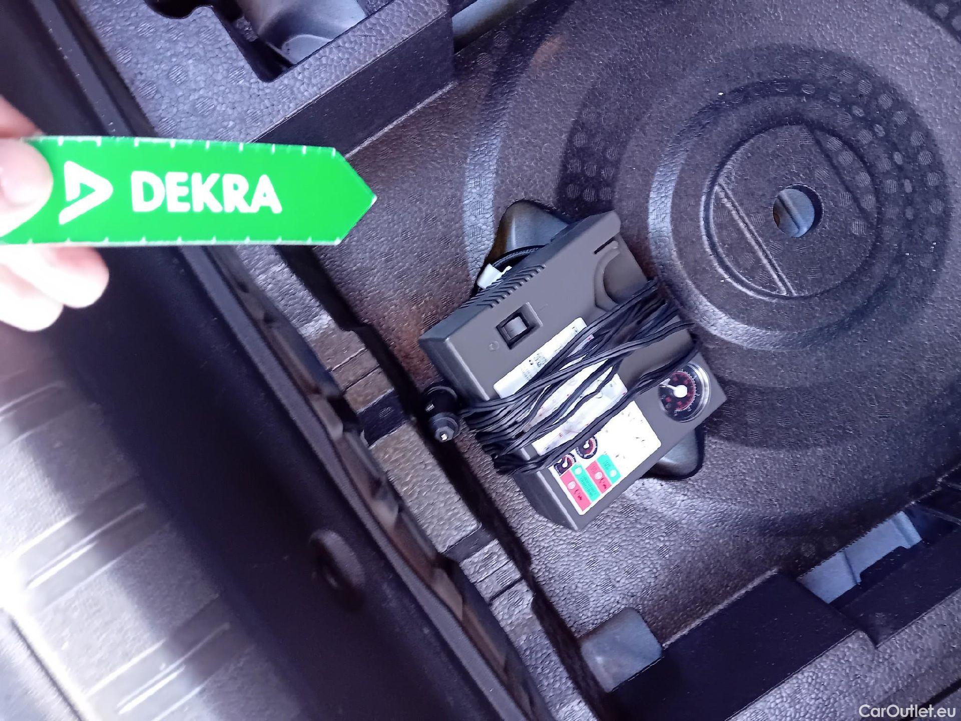  Peugeot  308 PEUGEOT  / 2017 / 5P / berlina con portón 5p Active Pack BlueHDi 130 S&S #22