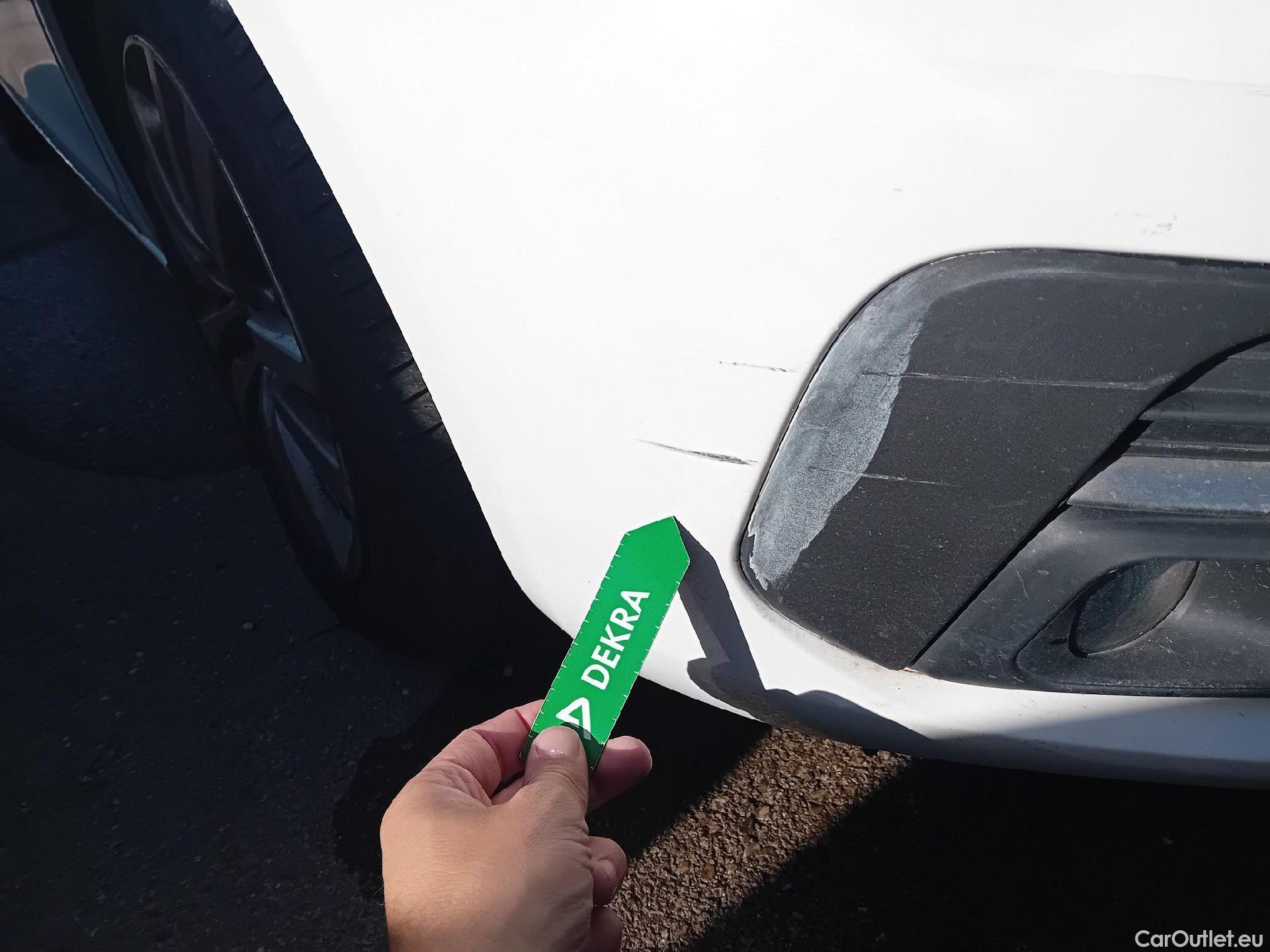  Peugeot  308 PEUGEOT  / 2017 / 5P / berlina con portón 5p Active Pack BlueHDi 130 S&S #2