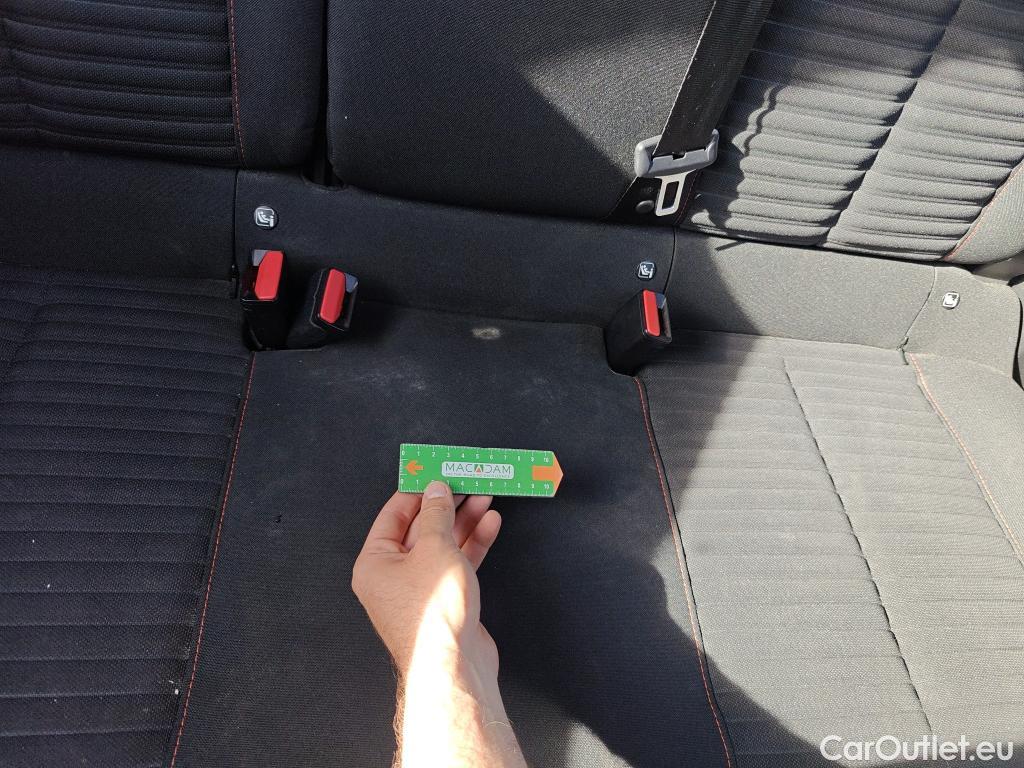  Peugeot  2008 PEUGEOT  / 2019 / 5P / todoterreno Active Puretech 100 S&S BVM6 #38