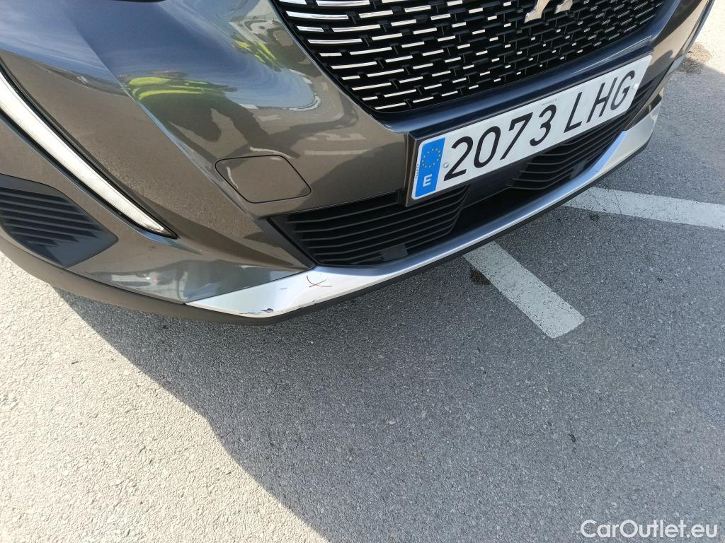  Peugeot  2008 PEUGEOT  / 2019 / 5P / todoterreno Allure BlueHDI 100 S&S BVM6 #24