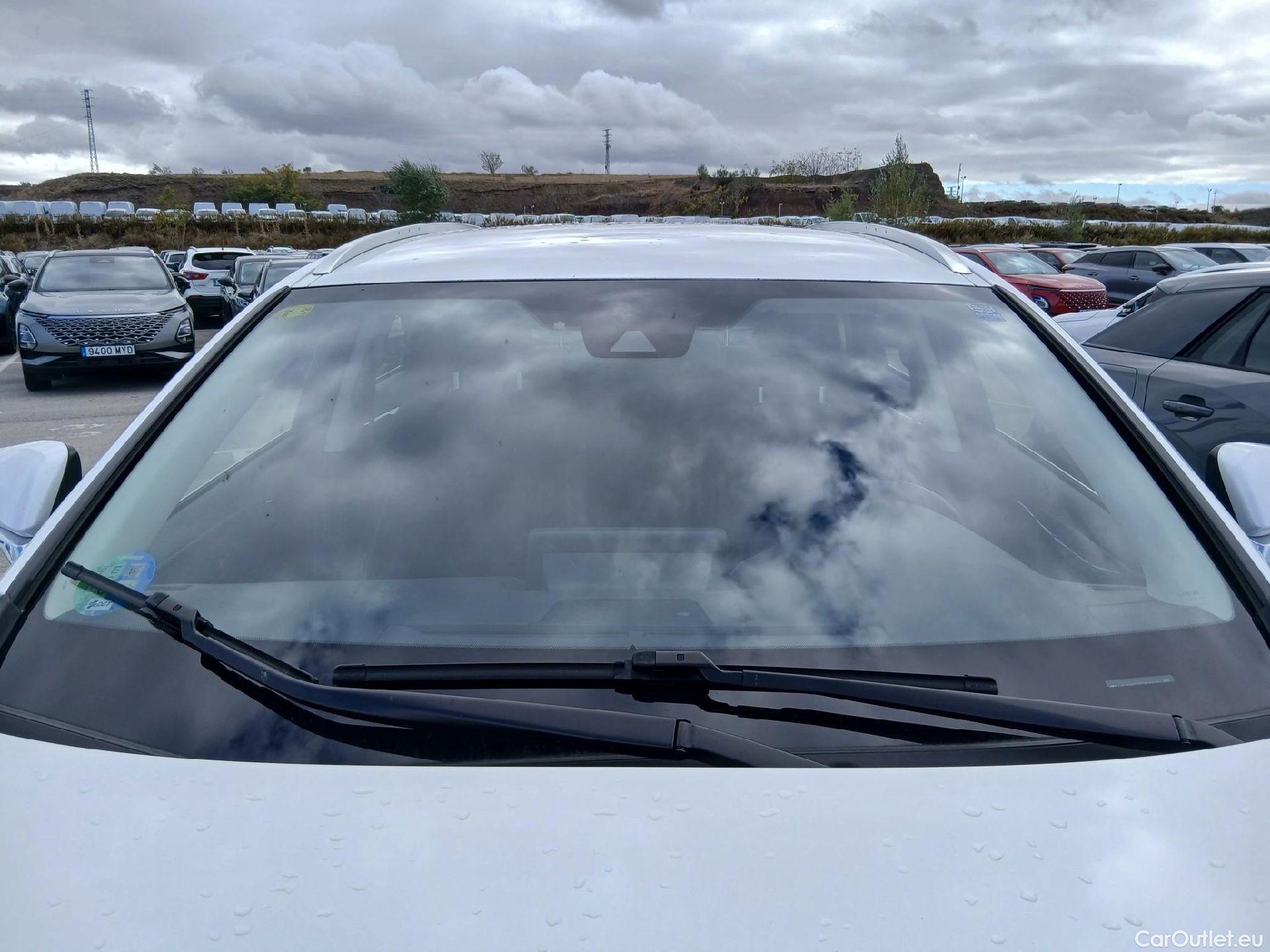  Lexus  NX LEXUS  / 2017 / 5P / todoterreno 2.5 300h Business Navigation 2WD (CX) #1