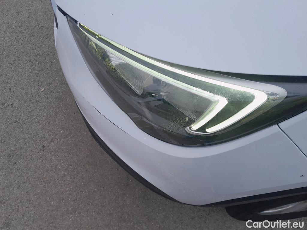  Opel  Crossland OPEL  X 5p 1G todoterreno 1.6T 73kW (99CV) Selective #19