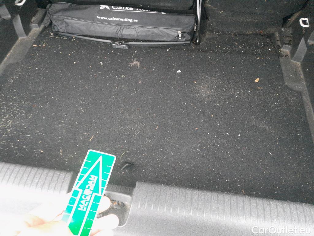  Opel  Crossland OPEL  X 5p 1G todoterreno 1.6T 73kW (99CV) Selective #18