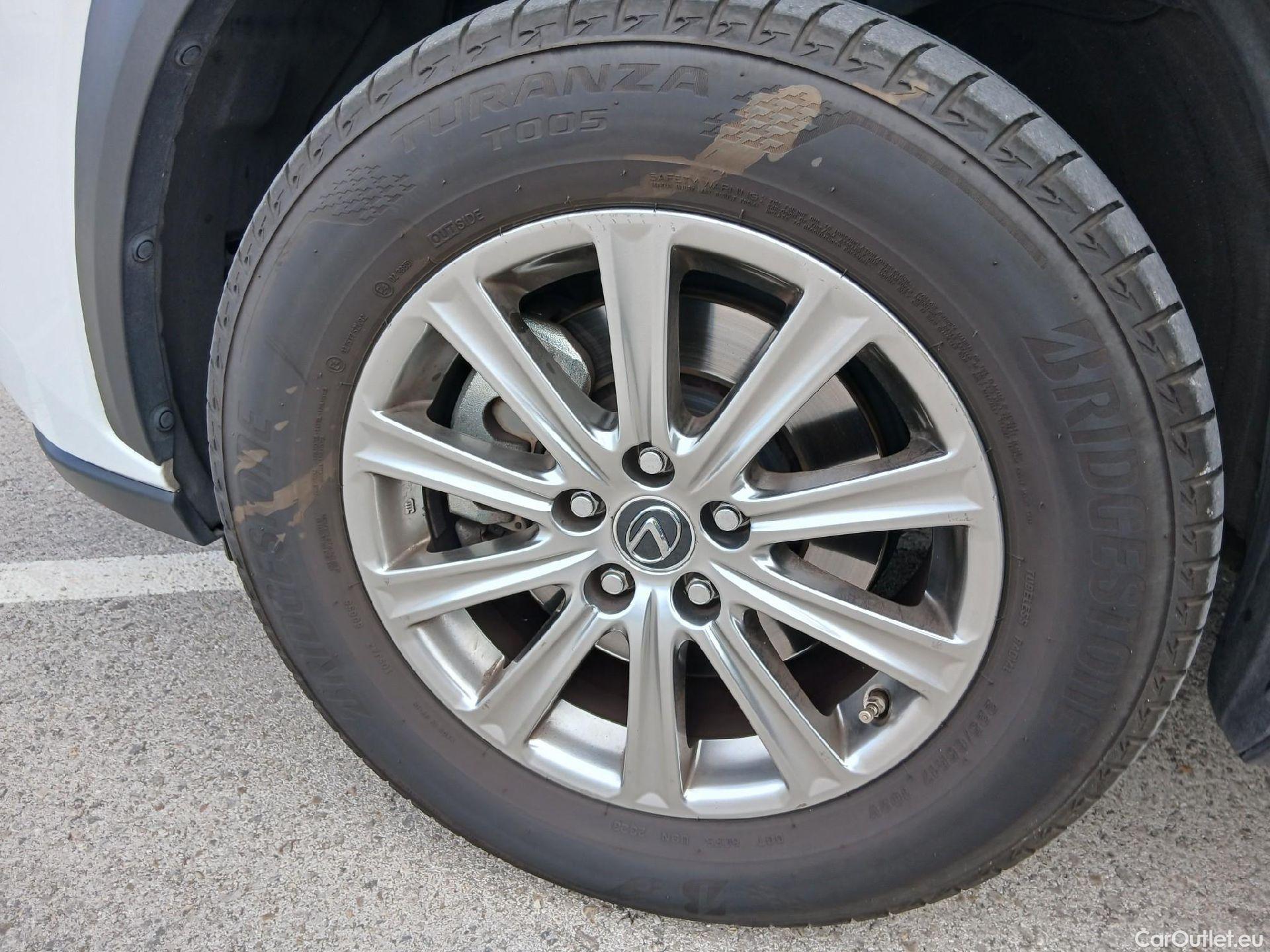  Lexus  NX LEXUS  / 2017 / 5P / todoterreno 2.5 300h Business Navigation 2WD (CX) #12