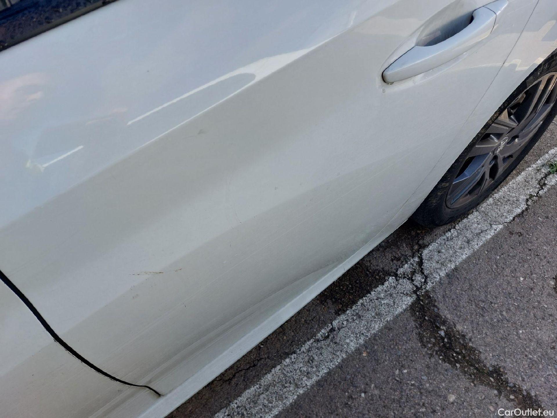  Peugeot  208 PEUGEOT  / 2019 / 5P / berlina con portón BlueHDi 73kW (100CV) Active Pack (AC) #5