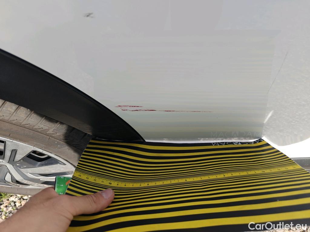  Peugeot  2008 PEUGEOT  / 2019 / 5P / todoterreno Active Puretech 100 S&S BVM6 #4