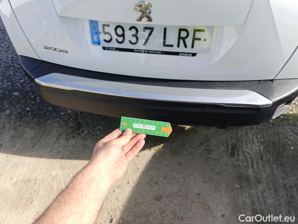  Peugeot  2008 PEUGEOT  / 2019 / 5P / todoterreno Active Puretech 100 S&S BVM6 #13