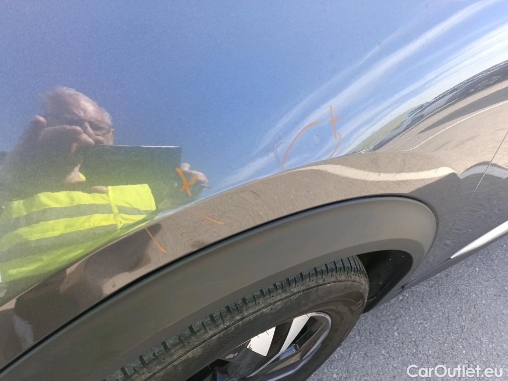  Peugeot  2008 PEUGEOT  / 2019 / 5P / todoterreno Allure BlueHDI 100 S&S BVM6 #14