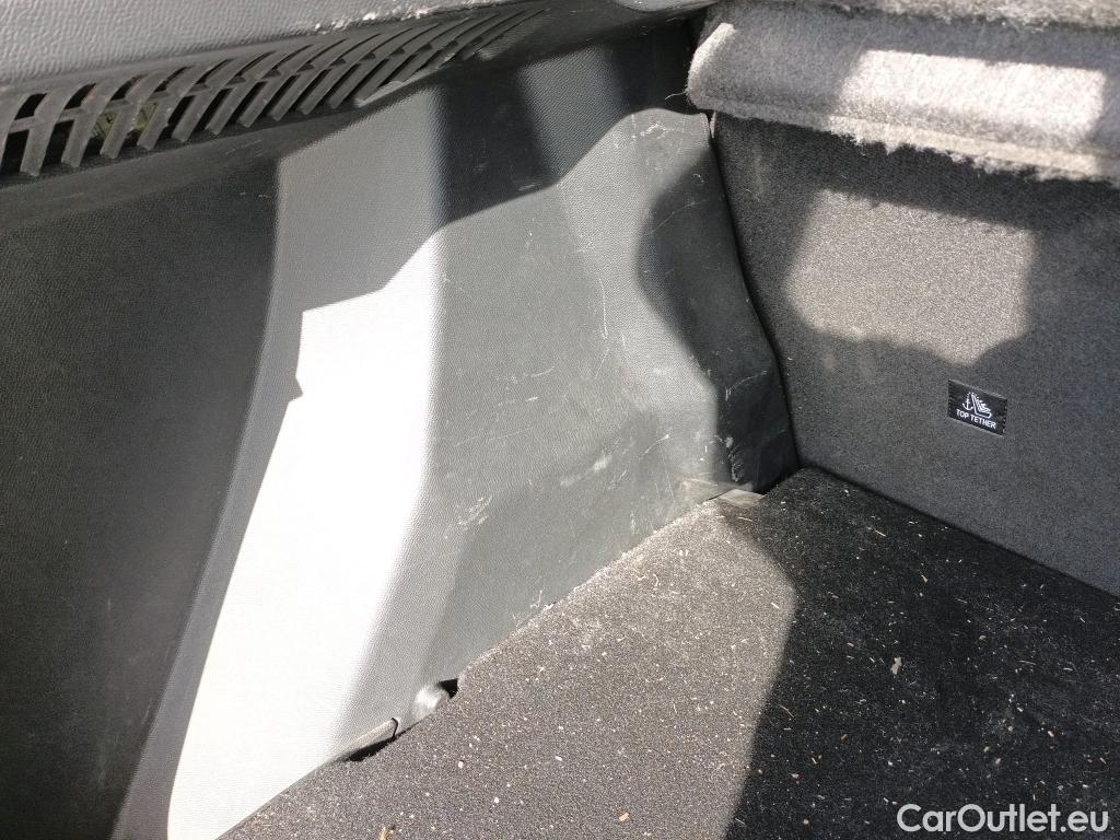  Peugeot  2008 PEUGEOT  / 2019 / 5P / todoterreno Allure BlueHDI 100 S&S BVM6 #11