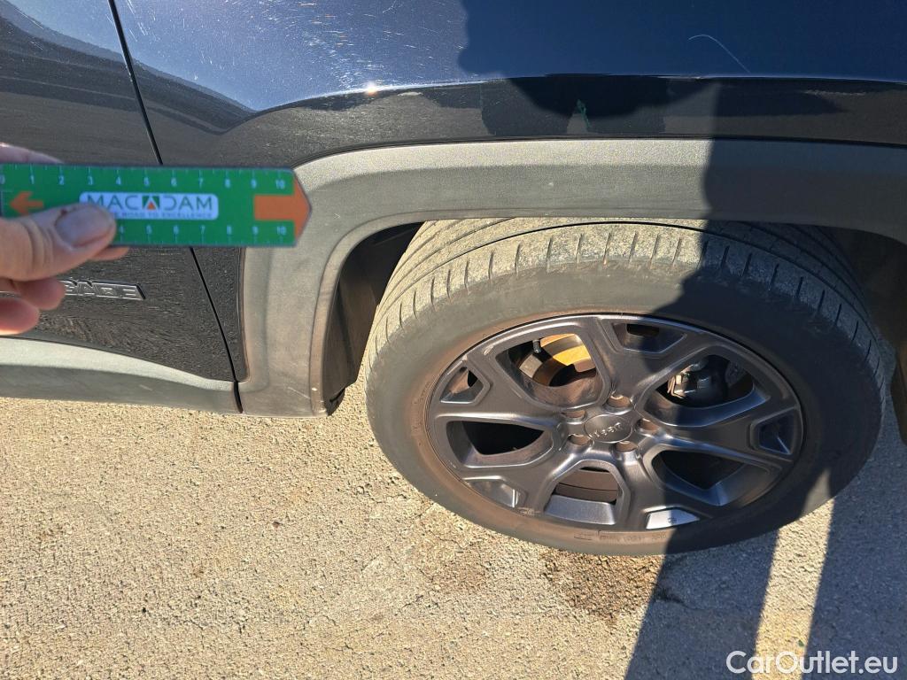  Jeep  Patriot JEEP Renegade / 2014 / 5P / todoterreno 80 Aniversario 1.0G 88kW (120CV) 4x2(SP) #45