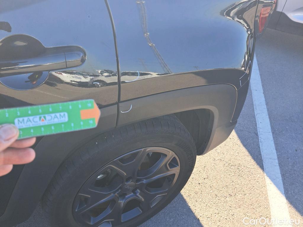  Jeep  Patriot JEEP Renegade / 2014 / 5P / todoterreno 80 Aniversario 1.0G 88kW (120CV) 4x2(SP) #49