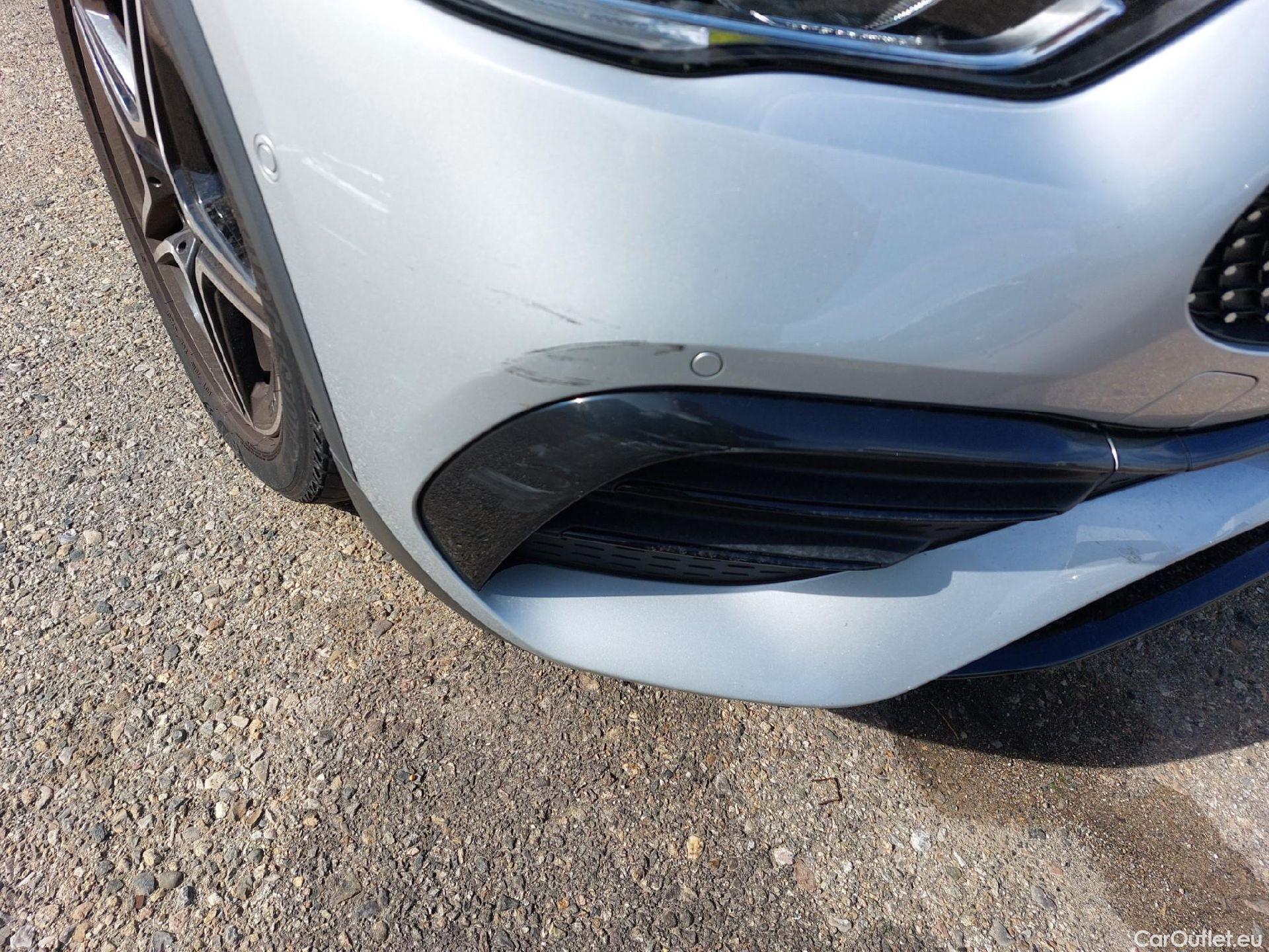  Mercedes  GLA Clase   200 d (247.712)AMG AMG Line 150CV AT8 E6d  #4