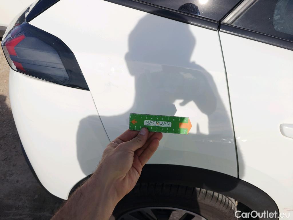  Peugeot  2008 PEUGEOT  / 2019 / 5P / todoterreno Active Puretech 100 S&S BVM6 #21