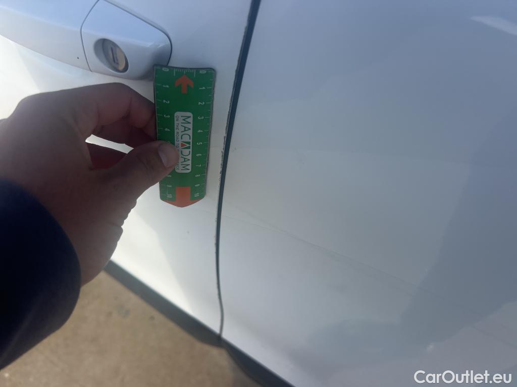  Peugeot  2008 PEUGEOT  / 2019 / 5P / todoterreno Active Pack BlueHDI 81kW (110CV) #11