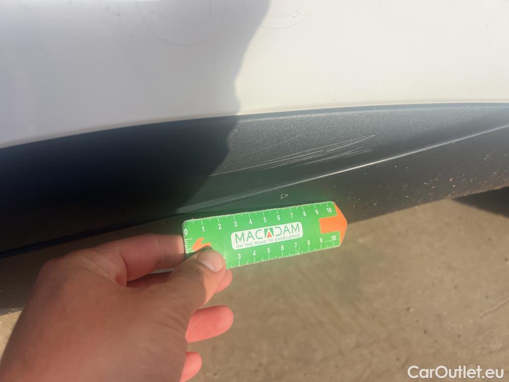  Peugeot  2008 PEUGEOT  / 2019 / 5P / todoterreno Active Pack BlueHDI 81kW (110CV) #29