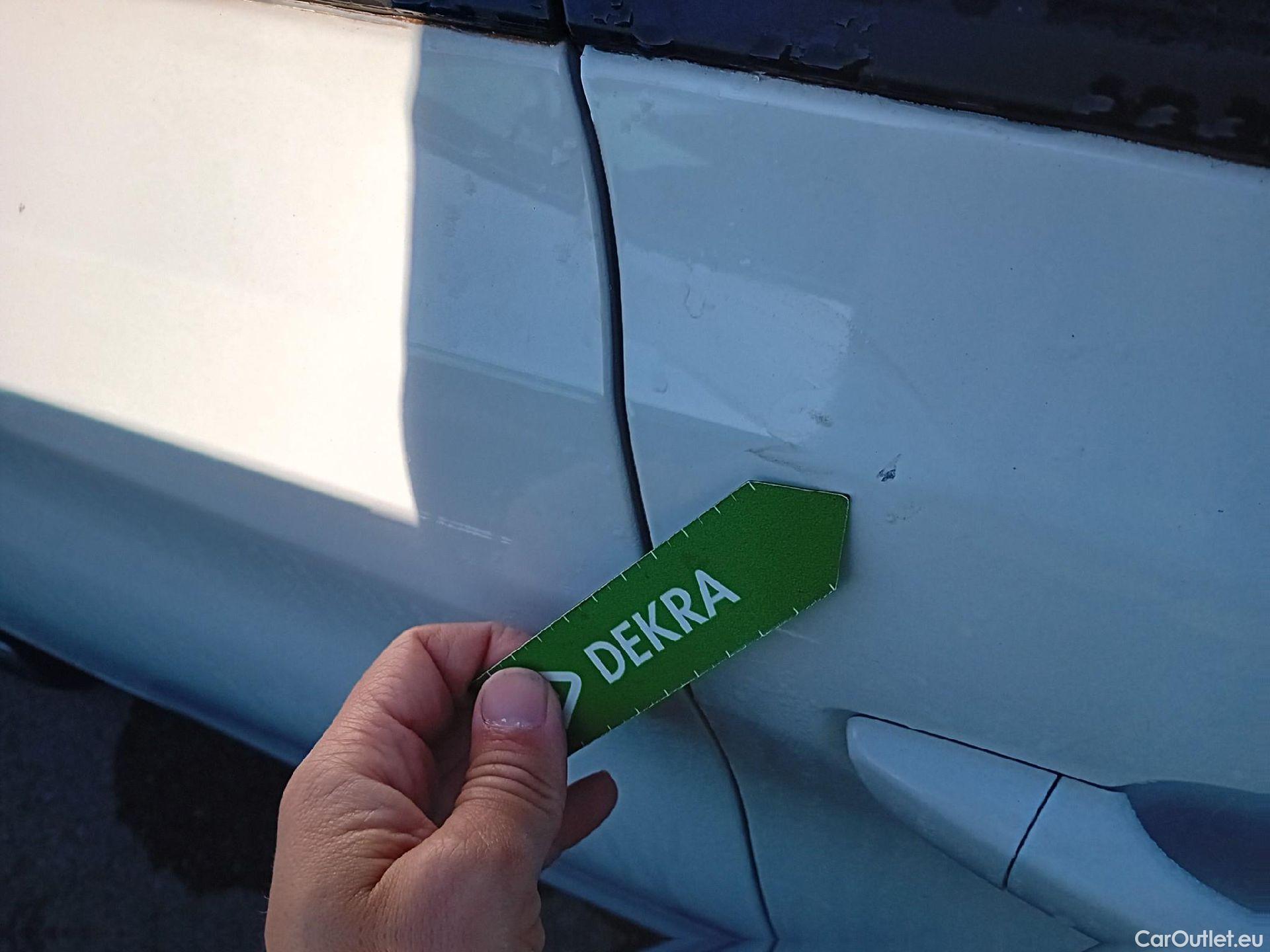  Peugeot  308 PEUGEOT  / 2017 / 5P / berlina con portón 5p Active Pack BlueHDi 130 S&S #16