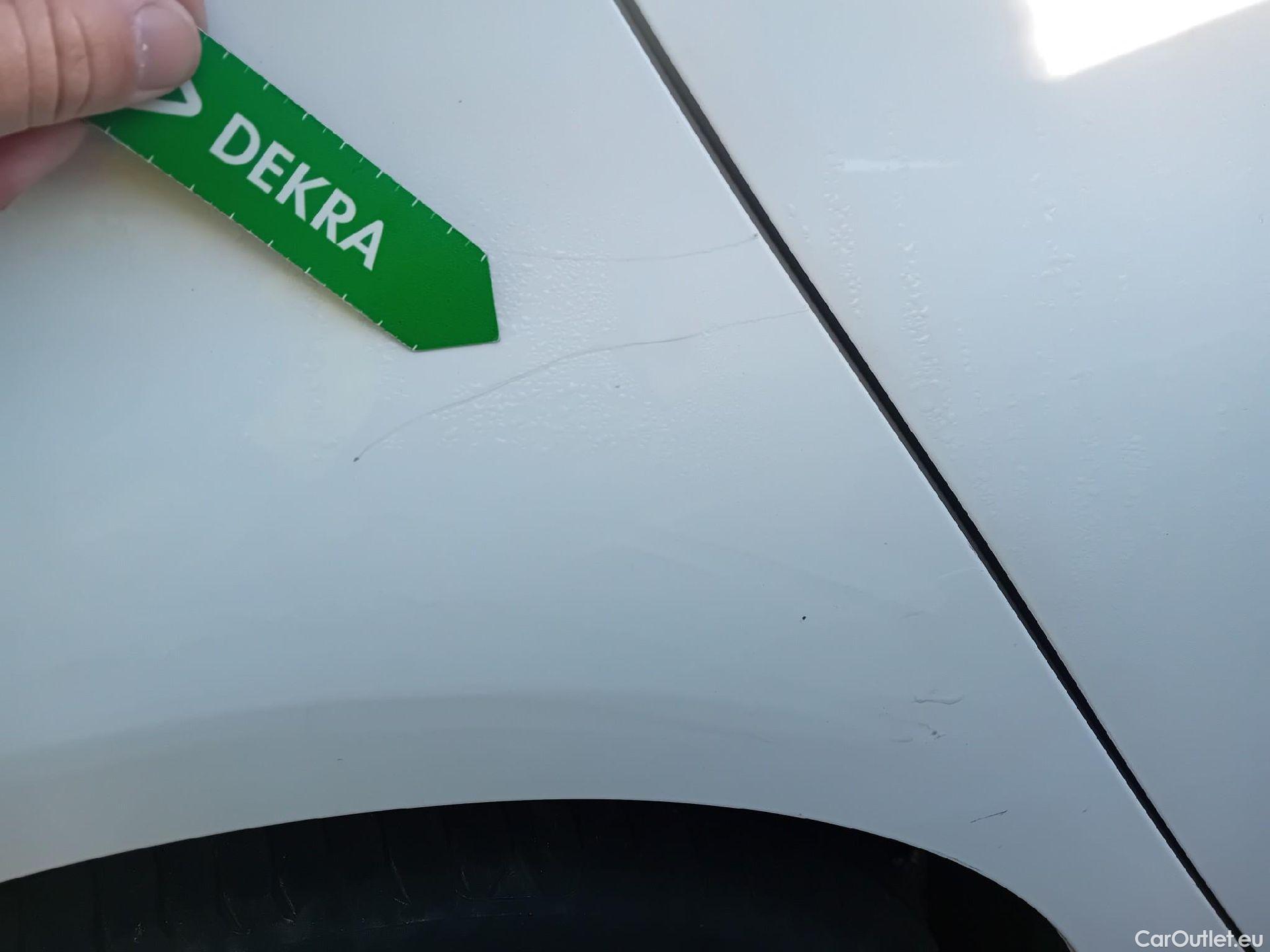  Peugeot  308 PEUGEOT  / 2017 / 5P / berlina con portón 5p Active Pack BlueHDi 130 S&S #13