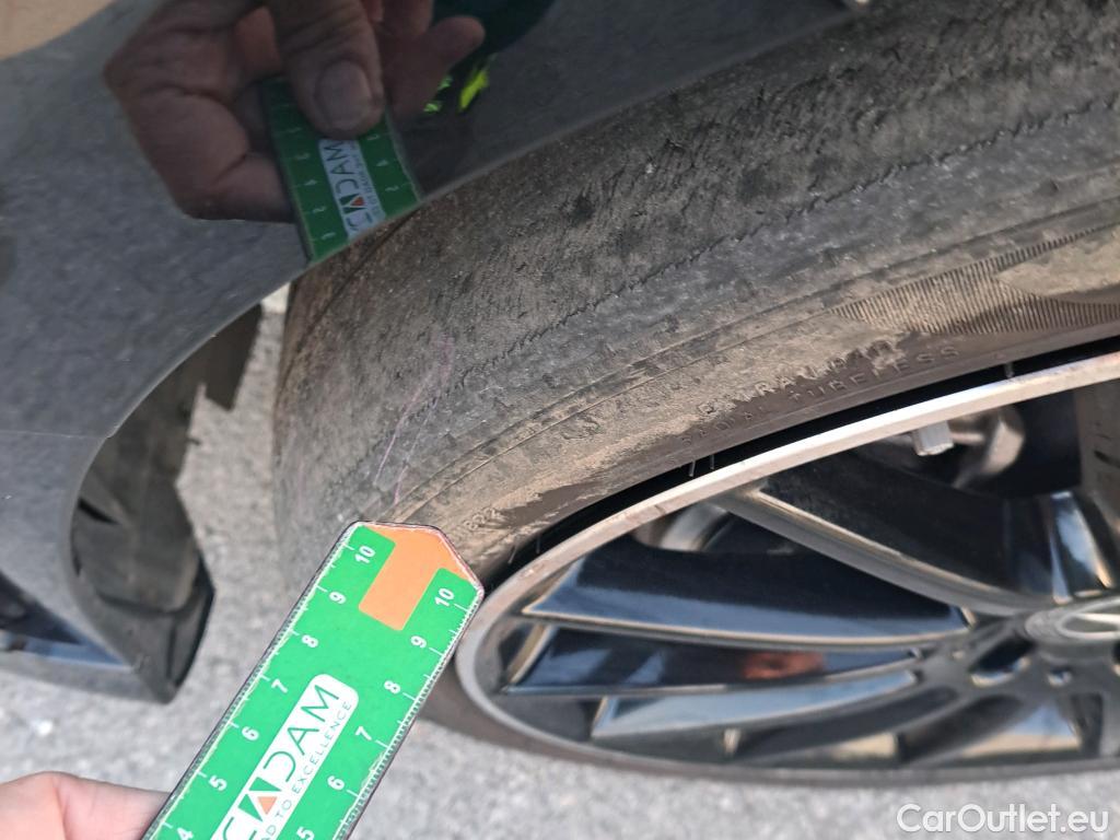  Mercedes  A-Klasse MERCEDES-BENZ Clase A / 2018 / 5P / berlina con portón A 250 e #2