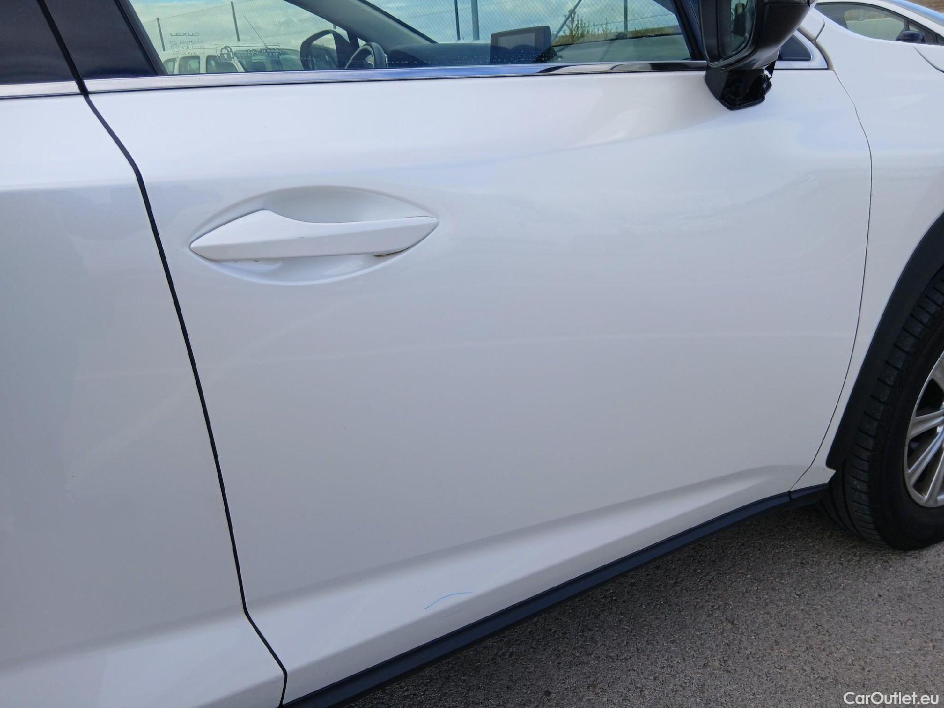  Lexus  NX LEXUS  / 2017 / 5P / todoterreno 2.5 300h Business Navigation 2WD (CX) #32