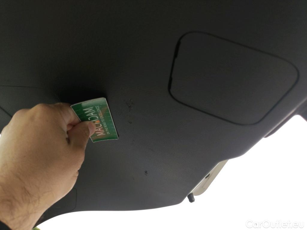  Toyota  C-HR TOYOTA  / 2019 / 5P / todoterreno 1.8 125H Active #8