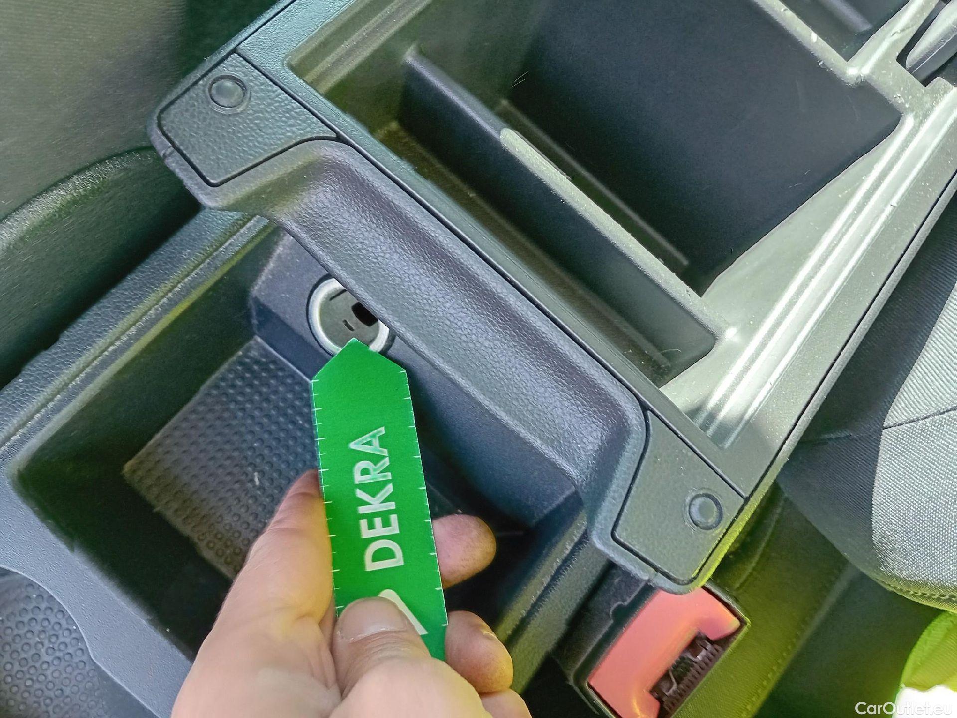  Seat  Leon SEAT León / 2016 / 5P / berlina con portón 1.5 TSI 95kW (130CV) St&Sp Style Visio Edition #51