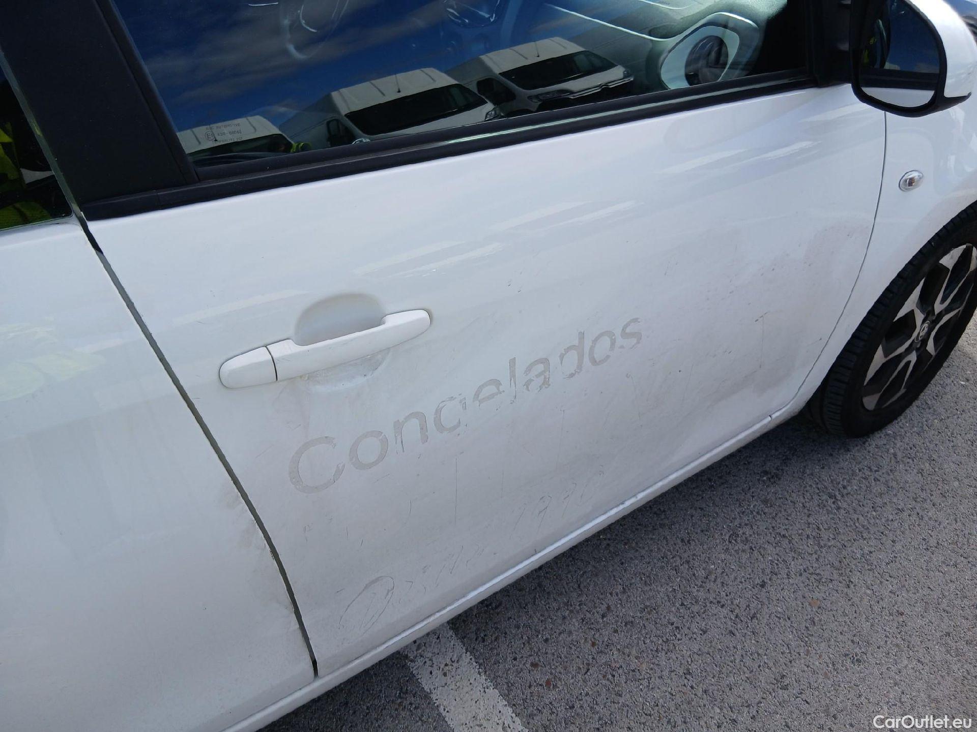  Toyota  Aygo TOYOTA  / 2018 / 5P / minicoche 1.0 70 x-play #45