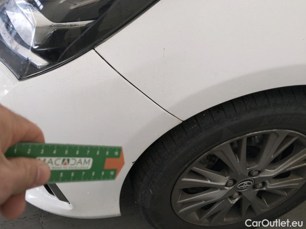  Toyota  Yaris TOYOTA  / 2017 / 5P / berlina con portón 1.5 100H Active #6