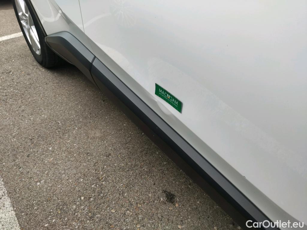  Toyota  C-HR TOYOTA  / 2019 / 5P / todoterreno 1.8 125H Active #1