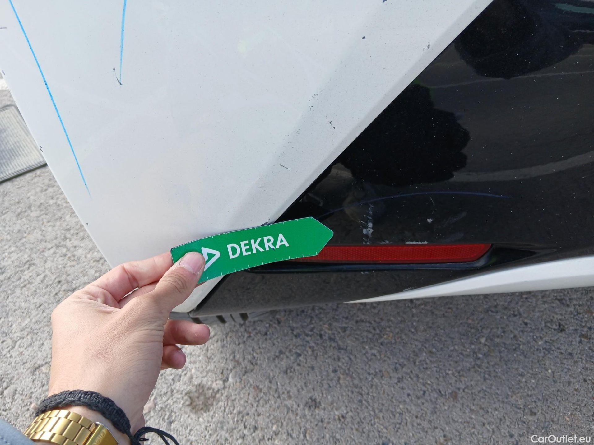  Toyota  Aygo TOYOTA  / 2018 / 5P / minicoche 1.0 70 x-play #36