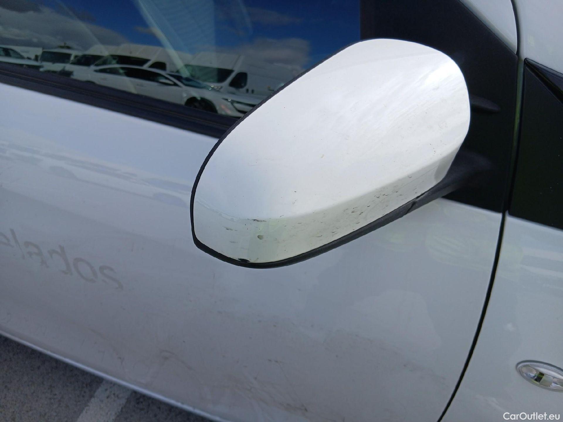  Toyota  Aygo TOYOTA  / 2018 / 5P / minicoche 1.0 70 x-play #47