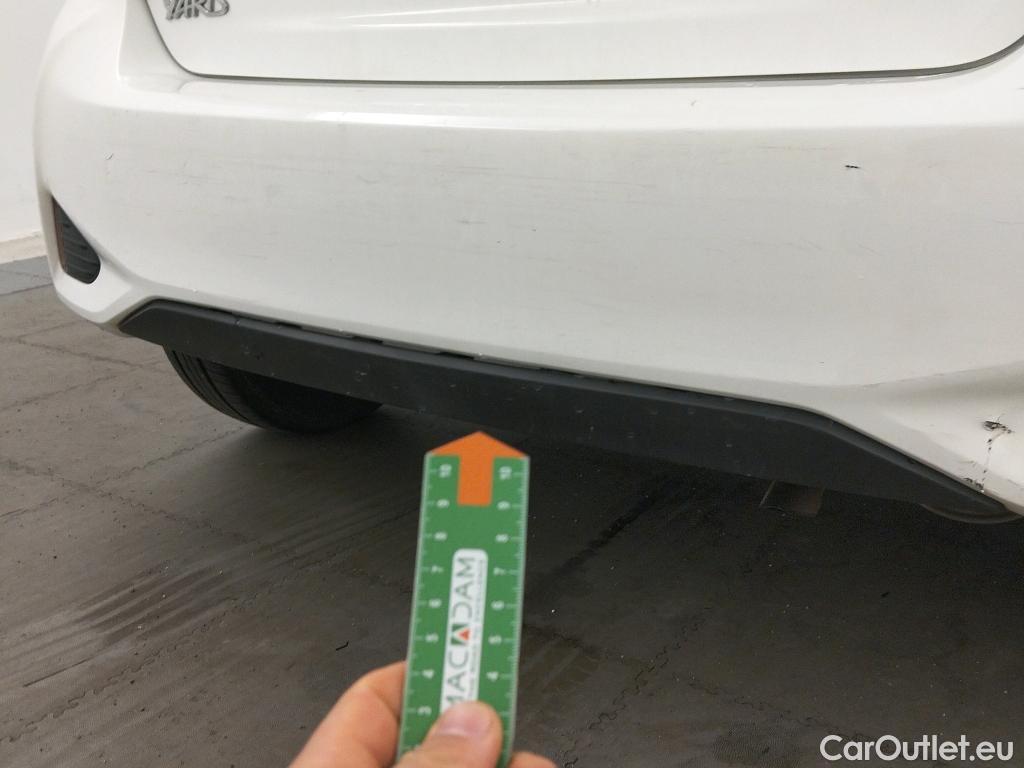  Toyota  Yaris TOYOTA  / 2017 / 5P / berlina con portón 1.5 100H Active #8