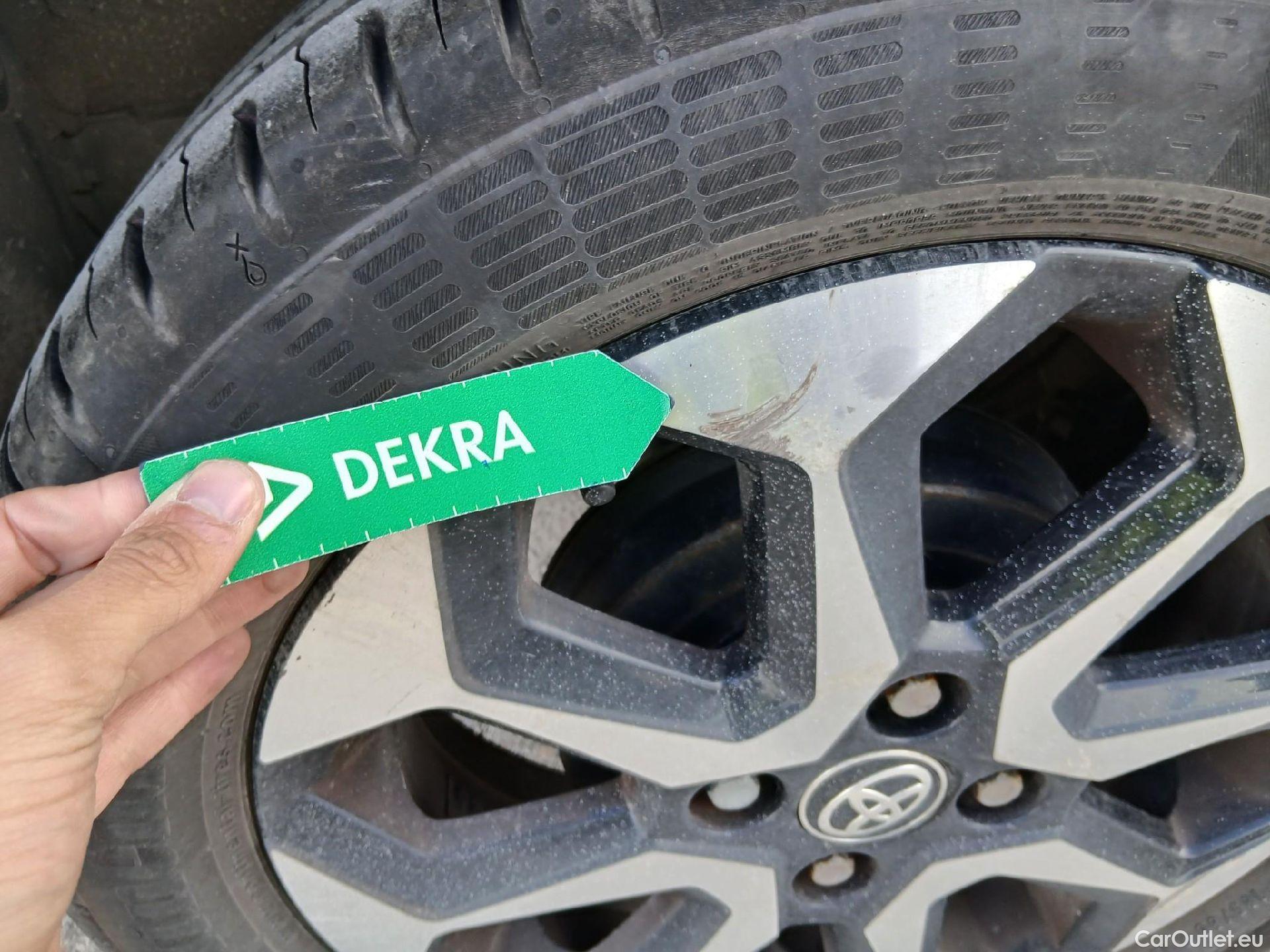  Toyota  Aygo TOYOTA  / 2018 / 5P / minicoche 1.0 70 x-play #37