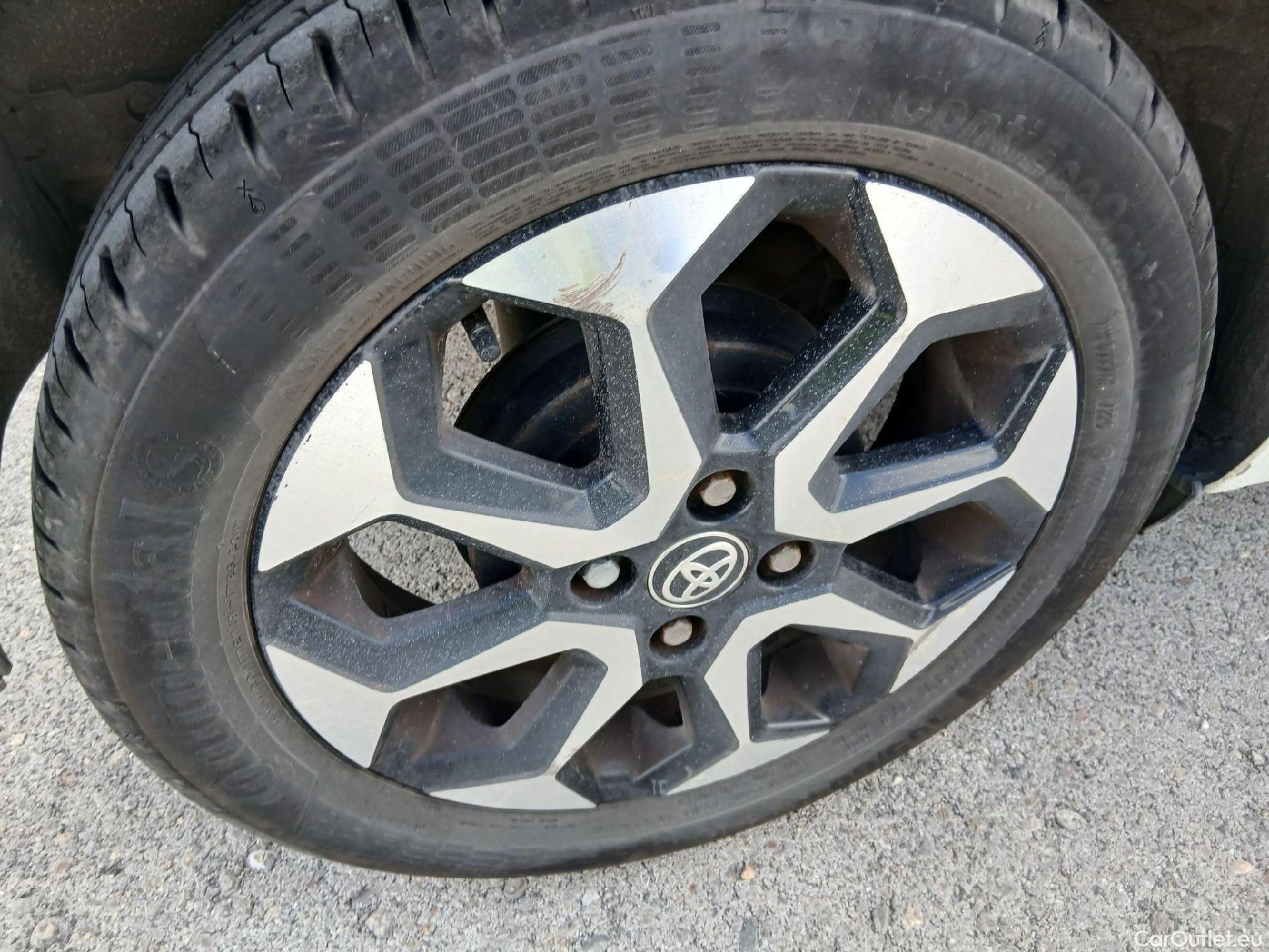  Toyota  Aygo TOYOTA  / 2018 / 5P / minicoche 1.0 70 x-play #38