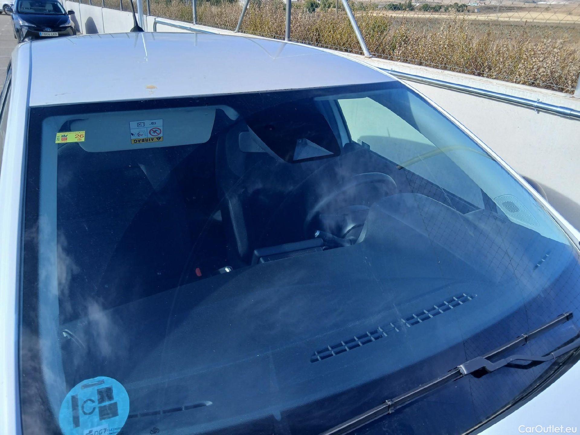  Renault  Clio RENAULT  / 2019 / 5P / berlina con portón Business Blue dCi 63 kW (85CV) #7