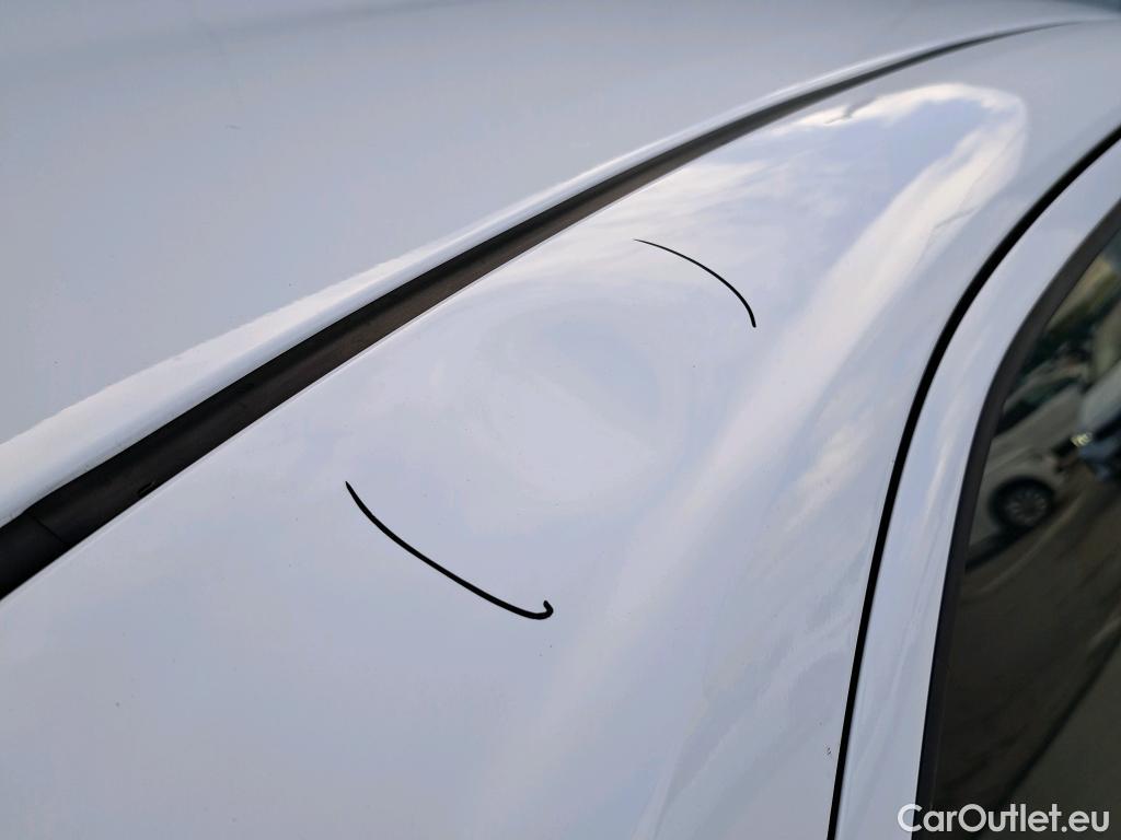  Toyota  Yaris TOYOTA  / 2020 / 5P / berlina con portón 1.5 120H Business Plus #8