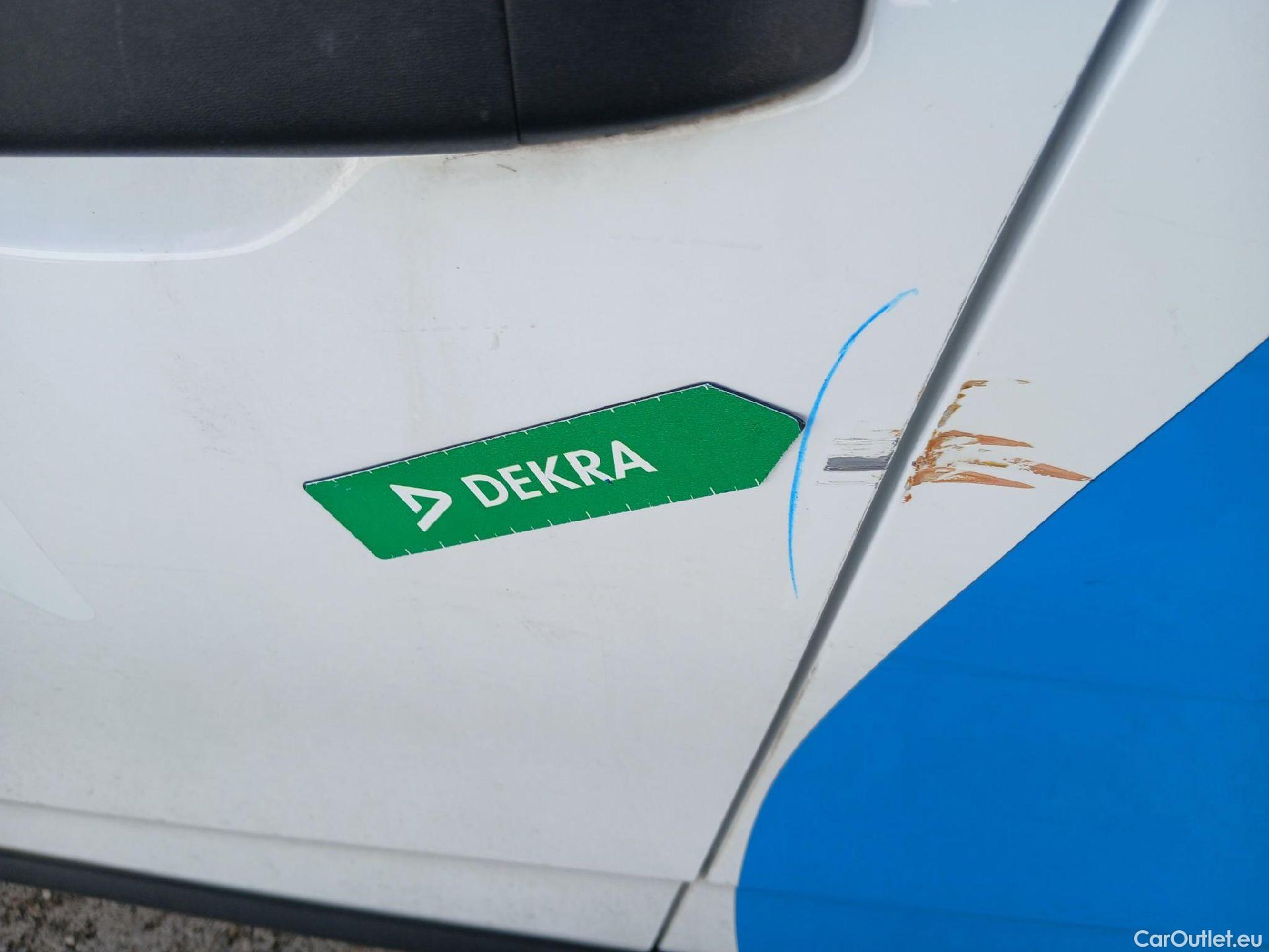  Renault  Clio RENAULT  / 2019 / 5P / berlina con portón Business Blue dCi 63 kW (85CV) #10