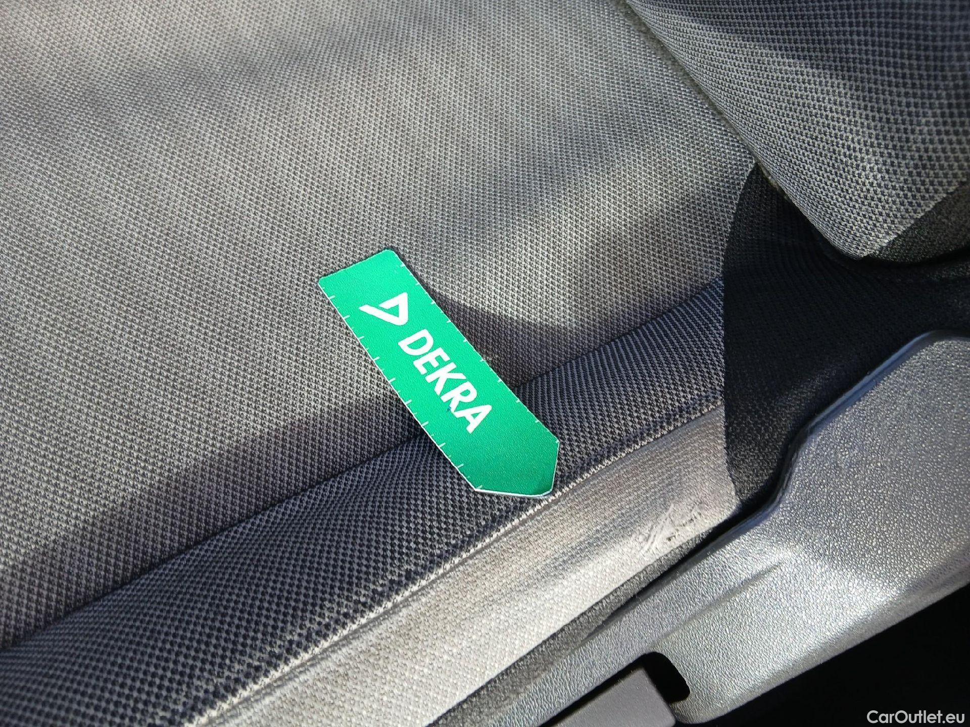  Toyota  Aygo TOYOTA  / 2018 / 5P / minicoche 1.0 70 x-play #18