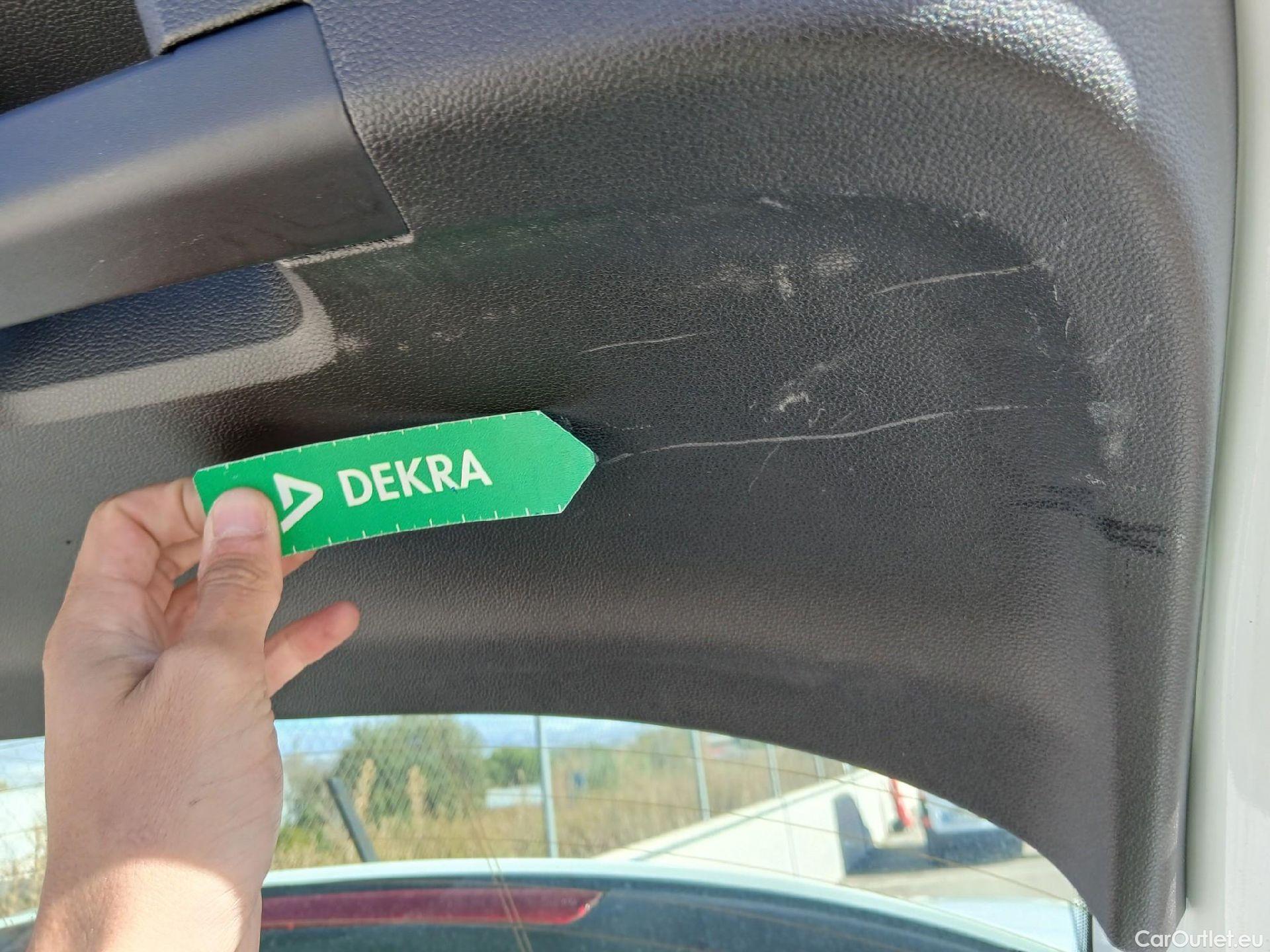  Renault  Clio RENAULT  / 2019 / 5P / berlina con portón Business Blue dCi 63 kW (85CV) #26