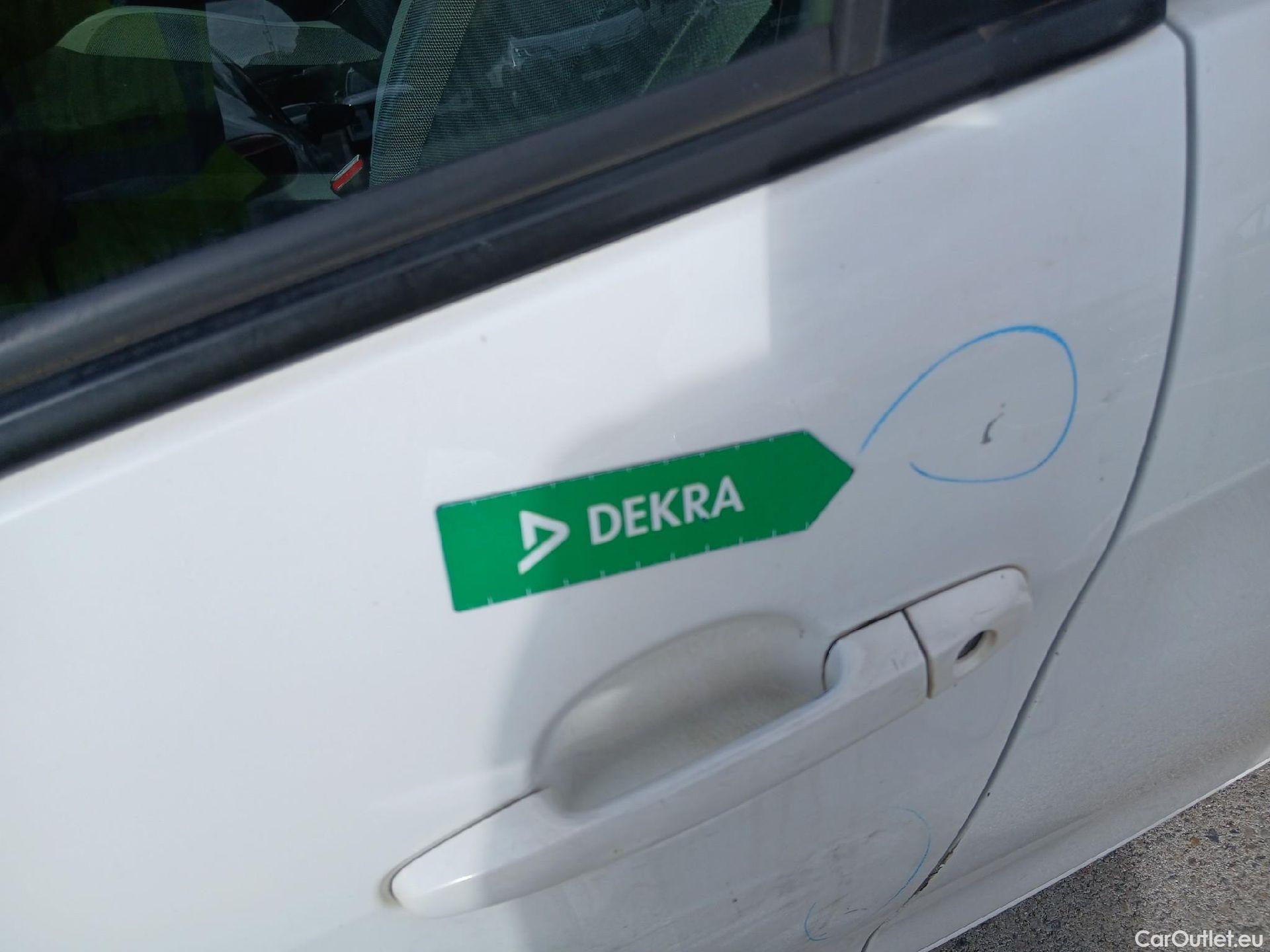  Toyota  Aygo TOYOTA  / 2018 / 5P / minicoche 1.0 70 x-play #15