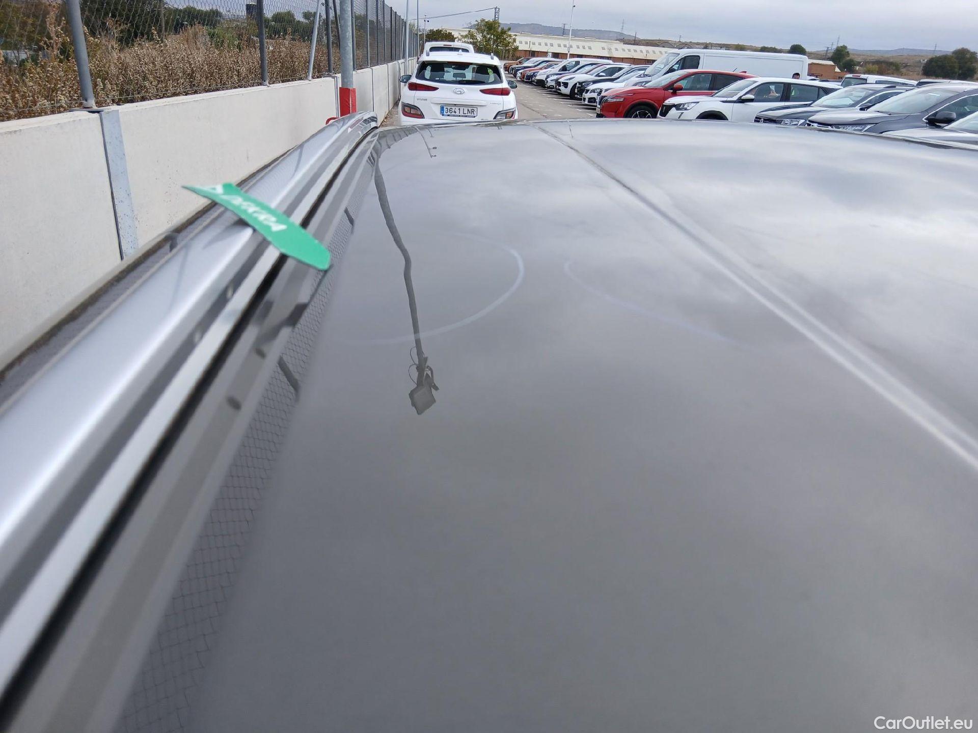  Toyota  Corolla TOYOTA  / 2019 / 5P / familiar 1.8 125H STYLE E-CVT TOURING SPORT #19