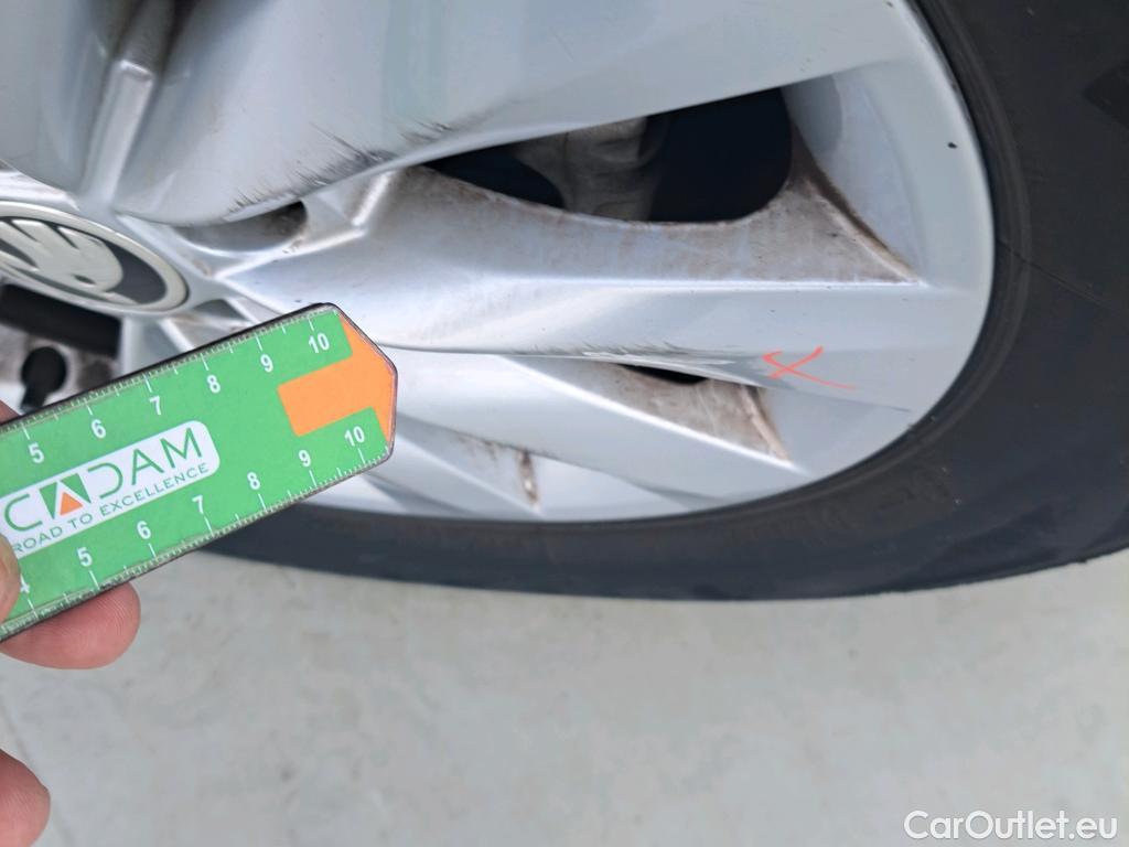  Skoda  KAMIQ SKODA  1.0 TSI 81kW (110CV) DSG Ambition (CX) #26