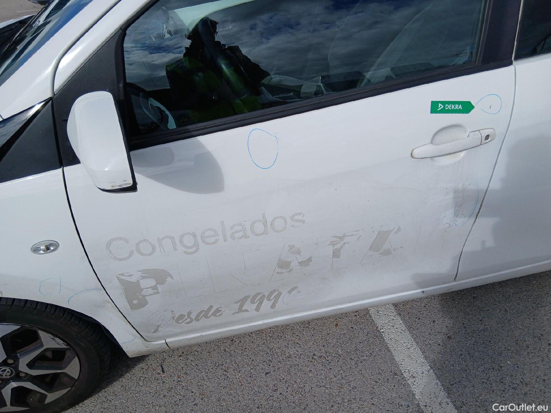  Toyota  Aygo TOYOTA  / 2018 / 5P / minicoche 1.0 70 x-play #16