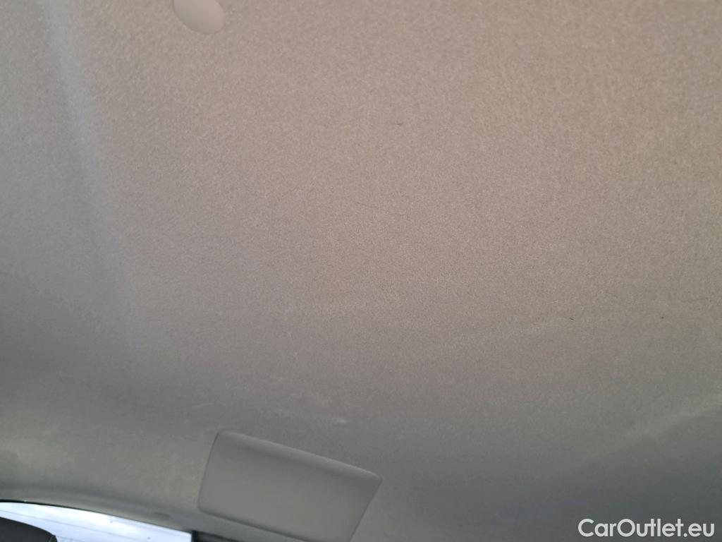  Toyota  Yaris TOYOTA  / 2020 / 5P / berlina con portón 1.5 120H Business Plus #1