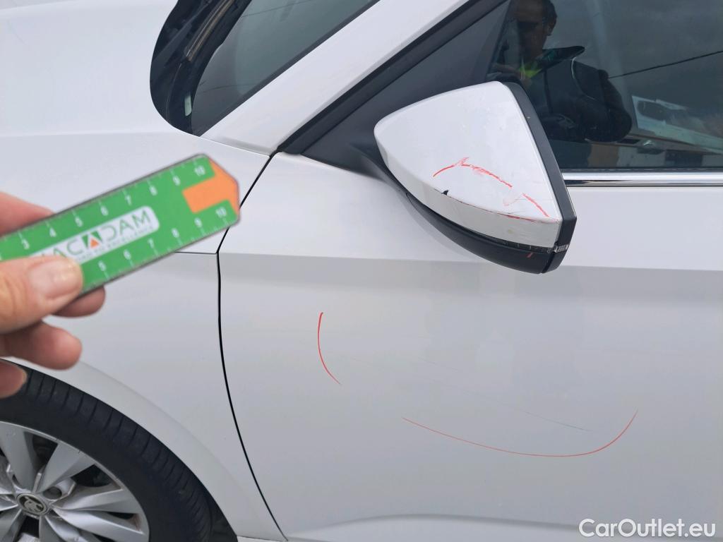  Skoda  KAMIQ SKODA  1.0 TSI 81kW (110CV) DSG Ambition (CX) #38