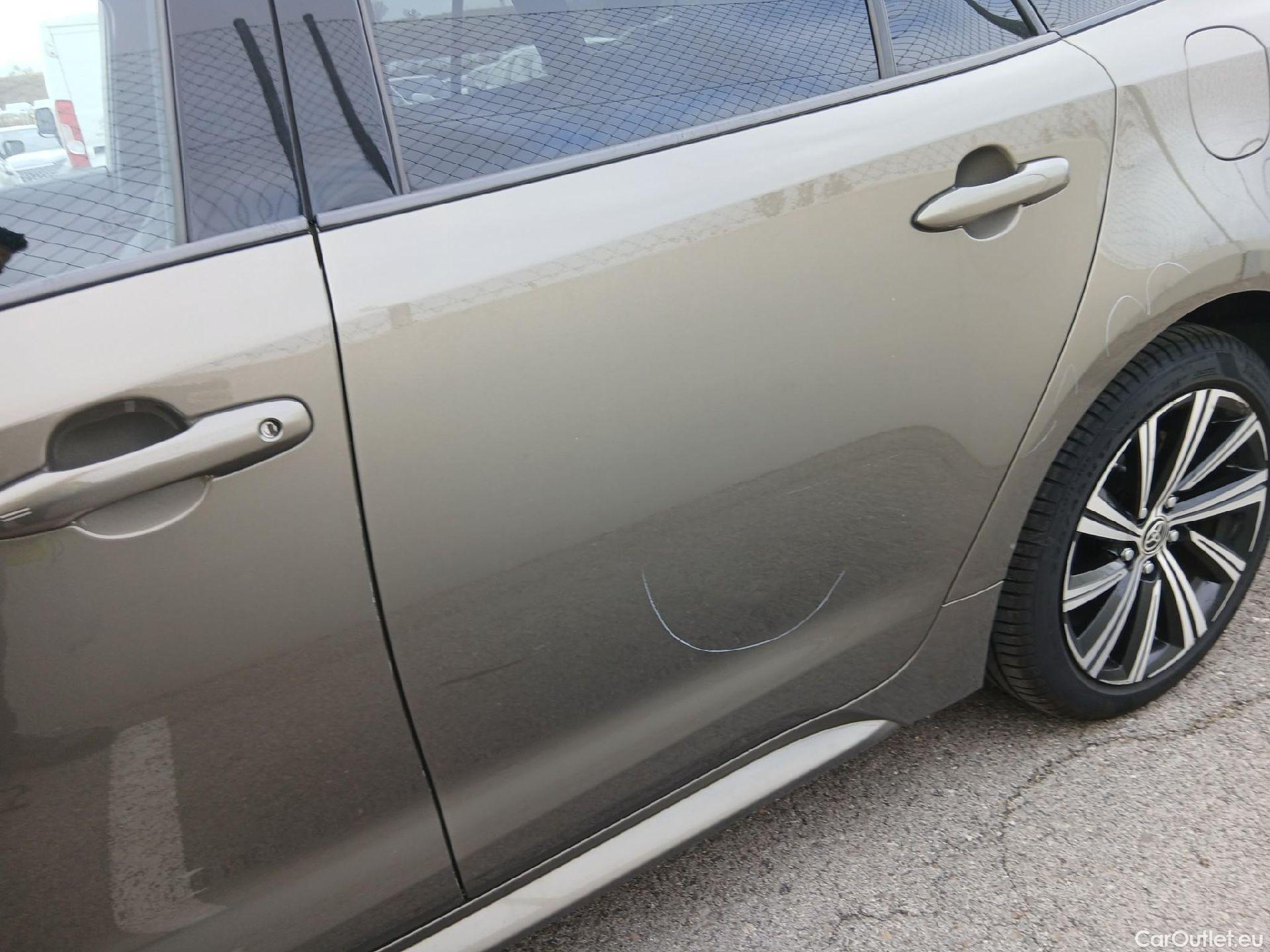  Toyota  Corolla TOYOTA  / 2019 / 5P / familiar 1.8 125H STYLE E-CVT TOURING SPORT #8