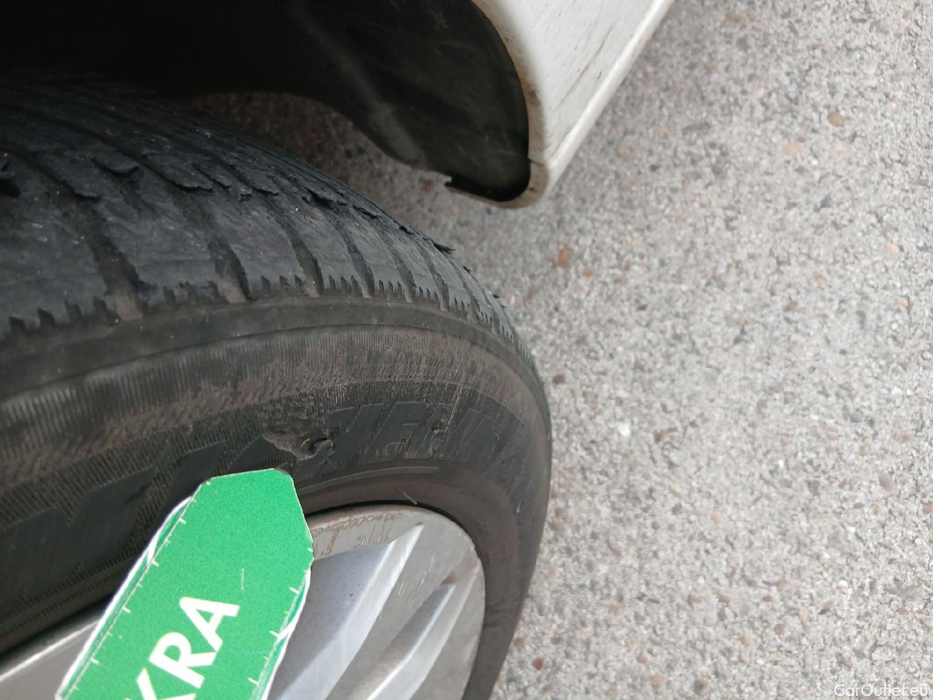  Renault  Zoe RENAULT  / 2019 / 5P / berlina con portón Intens 80 kW R110 Batería 50kWh #1