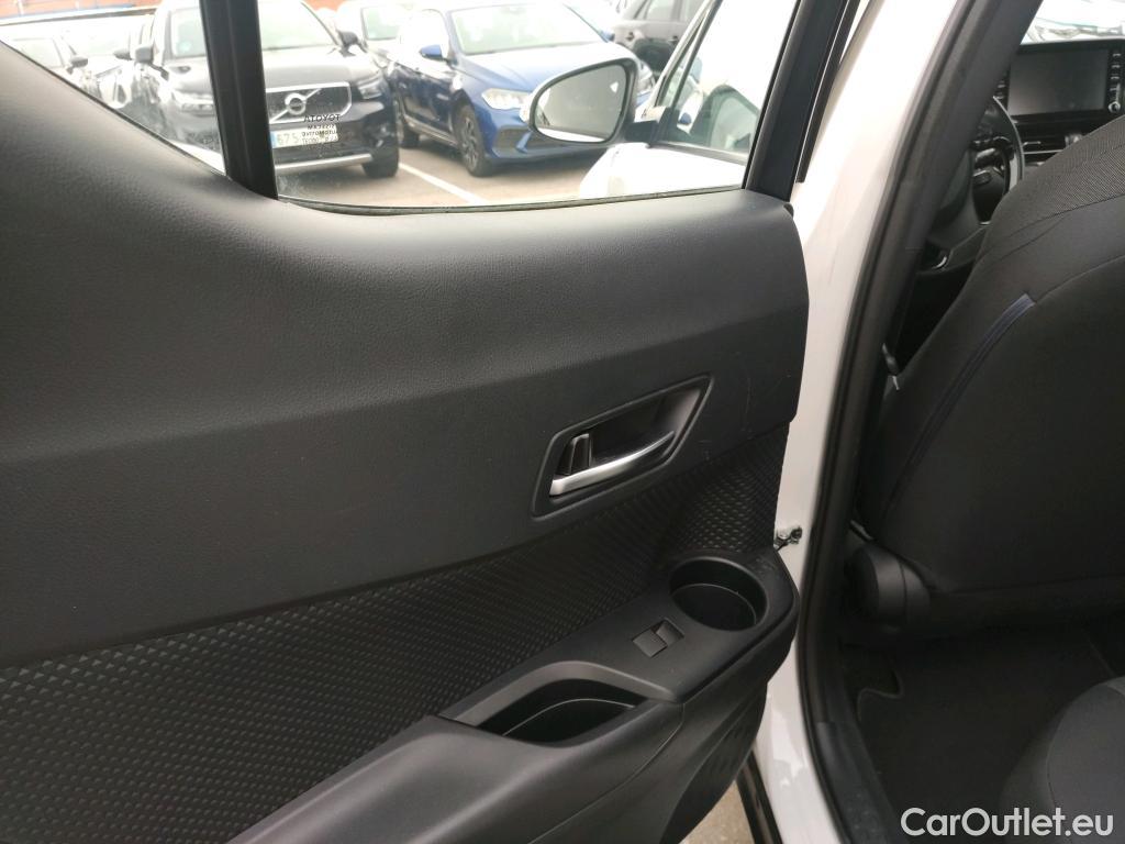  Toyota  C-HR TOYOTA  / 2019 / 5P / todoterreno 1.8 125H Active #5