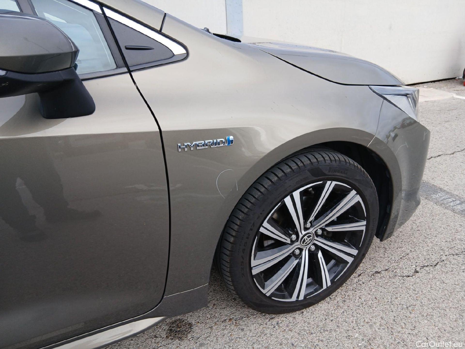  Toyota  Corolla TOYOTA  / 2019 / 5P / familiar 1.8 125H STYLE E-CVT TOURING SPORT #25