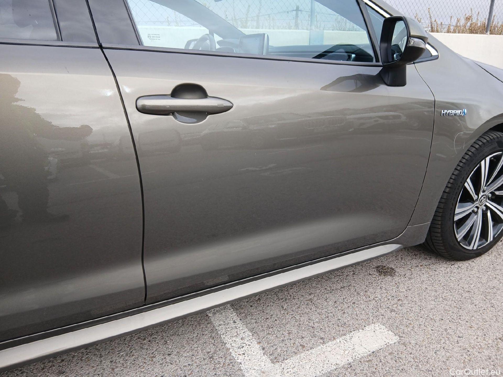  Toyota  Corolla TOYOTA  / 2019 / 5P / familiar 1.8 125H STYLE E-CVT TOURING SPORT #23